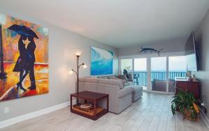 Oceanfront Two Bedroom Condo with Panoramic Views in Jacksonville Beach