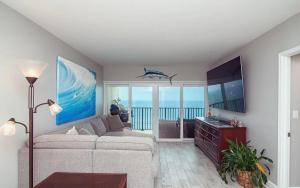 Oceanfront Two Bedroom Condo with Panoramic Views in Jacksonville Beach