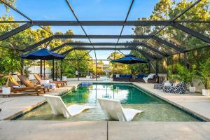 Near AMI Beach I Sand Volleyball I Saltwater pool