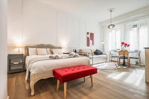 Museo Egizio - All White Chic Studio - GrandMaison