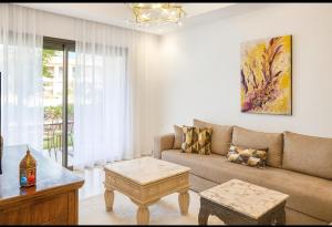 Appartement moderne et spacieux avec terrasse et piscine au Noria Golf