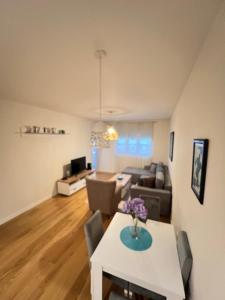 White Homes KS - Central Point