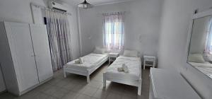 Hotel Pleasure Blackbeach Santorini