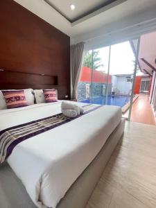 2 private pool villa 4 bedroom 6 bath can sleep 10