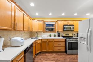 5MIN walk NYC Train Massage Chair Sleeps 12Plus