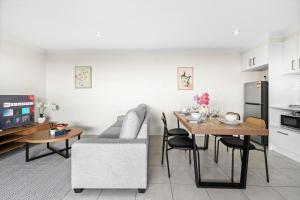 Cozy 2BR Home Quiet Bellbird Park Stay