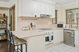 3BR Townhouse Stylish Living in Sunnybank Hills