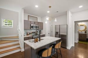 B-Contemporary Columbia Duplex