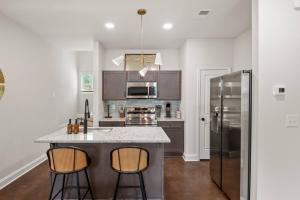 B-Contemporary Columbia Duplex