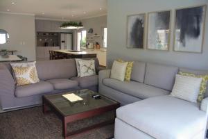 Goodholme Manor - Modern and Spacious