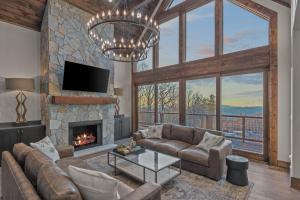 The Tipsy Bear at Eagles Nest