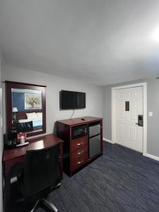 Chaplin Inn & Suites