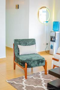 Serene Self Check-In 1B Next to Two Rivers