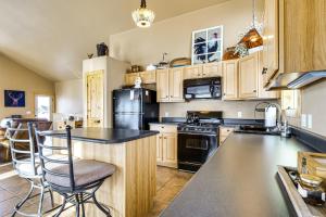 Game Room & Stunning Views: Fairplay Hideaway!