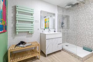 Art & Relax: Atocha Reina Sofía Studio