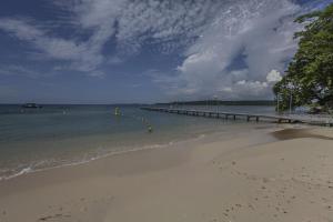 Stunning Sea Views from 3BR Penthouse F3