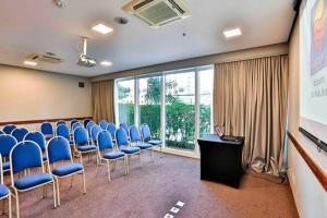 Flat Confortável em frente ao metrô de Moema