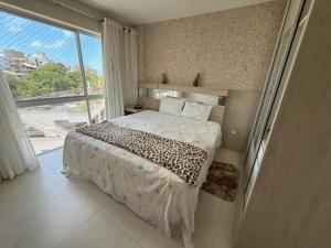 Cód 137- Belo apartamento de 3 suítes