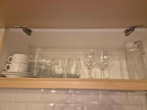 Studio 706 Esmeralda