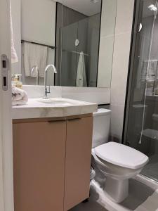 Studio 706 Esmeralda