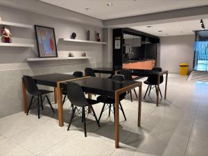 Urban 750 | Studio moderno by Refúgio Hospedagens