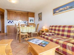 Appartement lumineux au calme avec balcon et accès skis aux pieds - FR-1-346-397