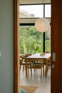 Nusa & Flux Villa - 5min from beach 10min from city