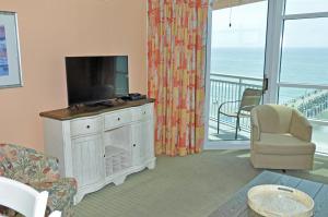 PR702 Prince Resort Oceanfront Lockout 2BR plus 1 BR3B