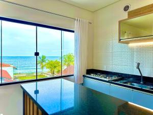 Apartamento Amplo com Vista Mar e Churrasqueira a 50m da Praia em Barra Velha