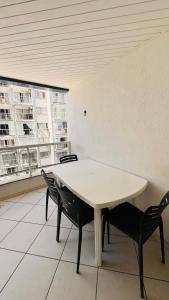 Apto à 100m a pé da praia central