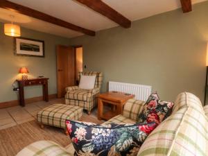 Stone & Fleece Cottage