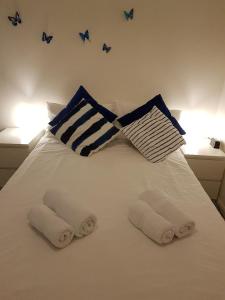 Small bedroom for 3 people