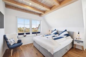 Rügenzauber Reetdachhaus mit Sauna u Kamin Strandnähe Garten