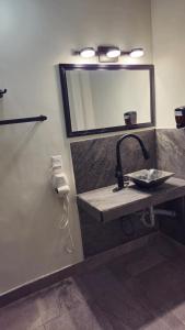 2 Recamaras con clima y cocina centrico, wifi, tv smart