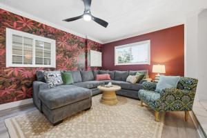 Sleeps 16 Golf Simulator Pickleball Pool Spa