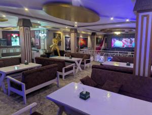 Luna Hotel & Lounge
