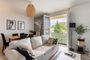 La Butte Enchantée - WIFI Fibre TV - Baignoire - Parking Gratuit