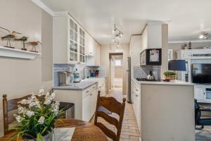 Beautiful 1 Bed Beach Condo #122