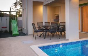 Awesome Home In Privlaka