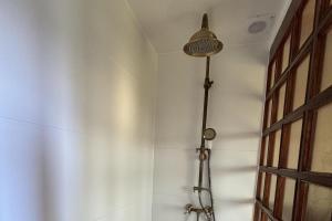 Chalet Sleeps 2 - Pool Balcony Mountain Views