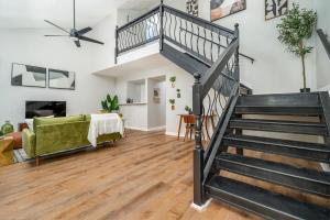 Heritage Haus - Luxe 2BR w Deck, Pets OK, Wi-fi, Near Marietta Sq