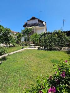 Apartments with parking space Vodice - 15228 