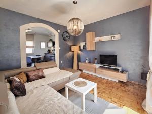 Apartments with parking space Vodice - 15228