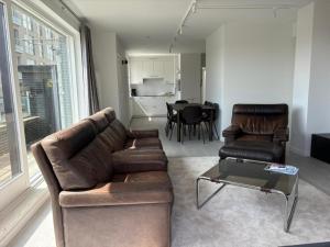 Stylish 3-bedroom apartment with sea view