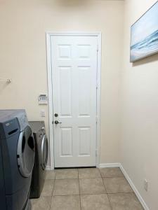 Quiet Naples retreat suite with pool - 1 or 2 bedrooms