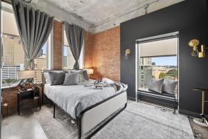 Stylish City Loft Downtown