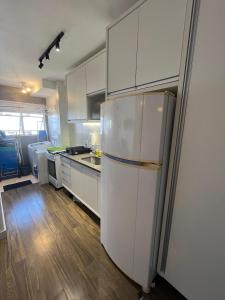 Lindo e aconchegante apto a 50m da praia