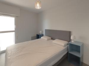 Appartement 2* face mer avec balcon et garage - Centre-ville Sables dOlonne - FR-1-197-367