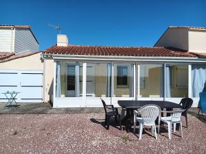 Maison calme pour 4 personnes avec jardin - FR-1-476-111