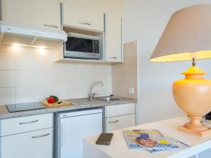 Appartement 2 pièces avec Terrasse - Plage à 50m - Climatisé - Proche Gare et Commerces - FR-1-466A-4